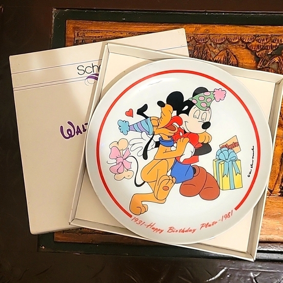Disney Other - NIB Disney collectors plate Pluto